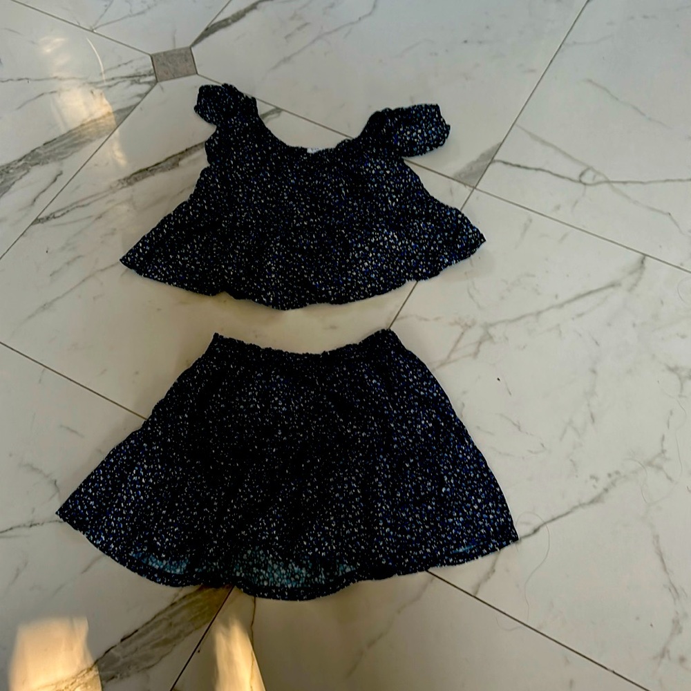 Gap kids size large marching skirt and top set